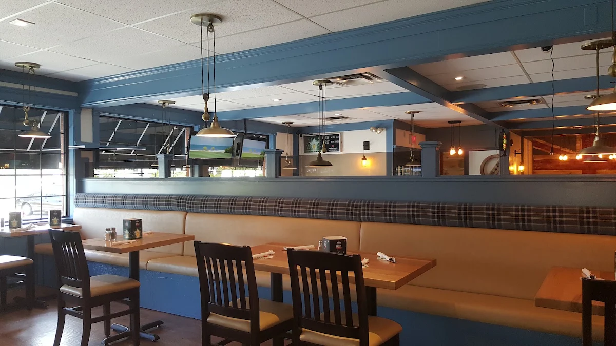 Vibe, The Royal Windsor Pub & Eatery