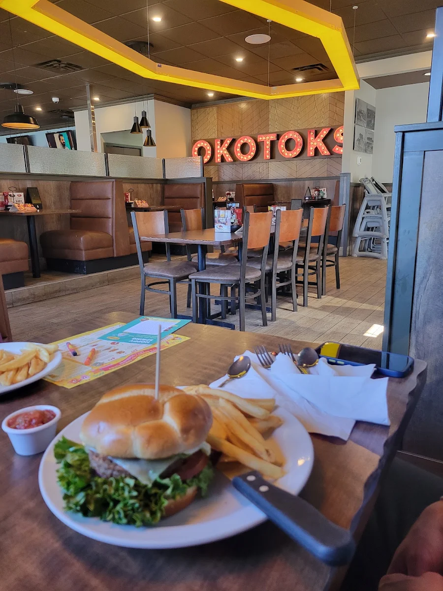 Food & drink, Denny's Restaurant Okotoks