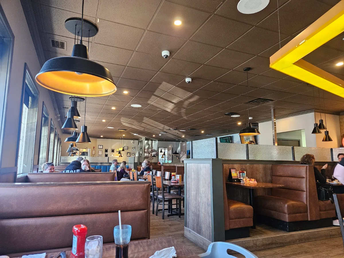 Vibe, Denny's Restaurant Okotoks