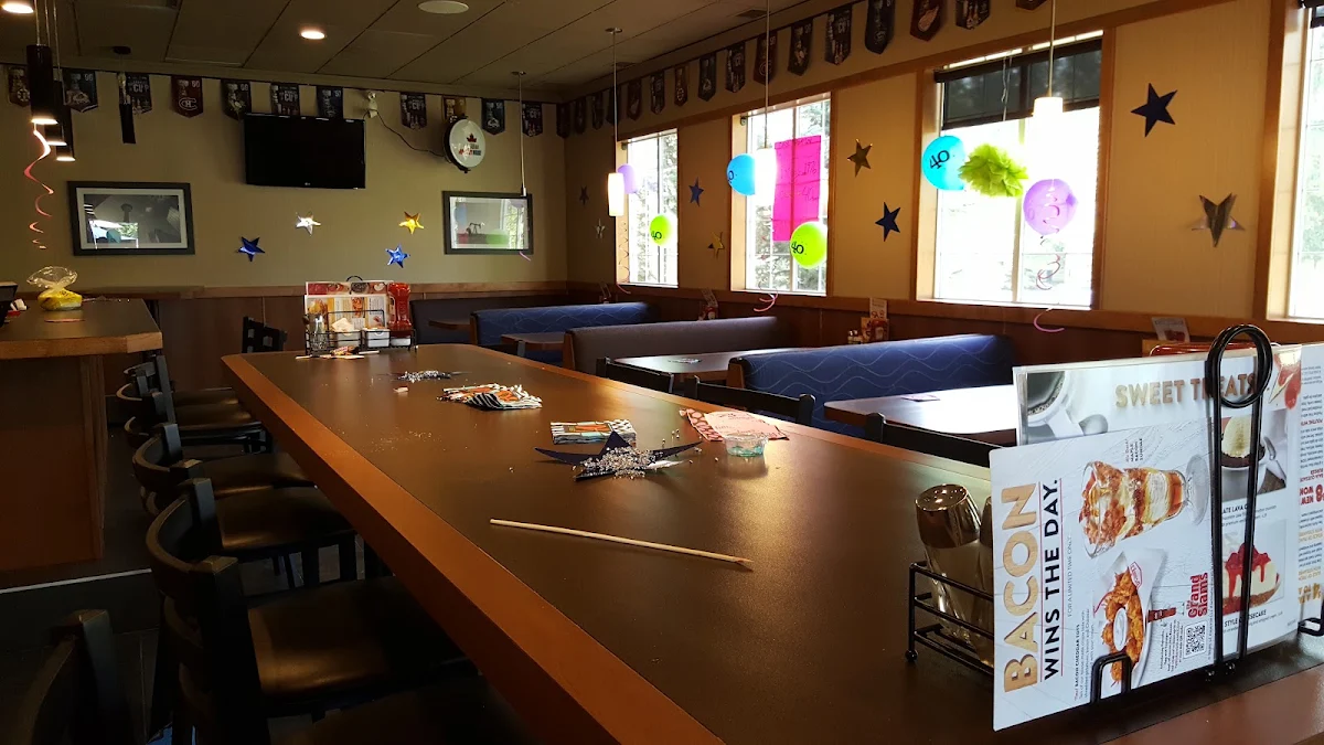 Vibe, Denny's Restaurant Okotoks