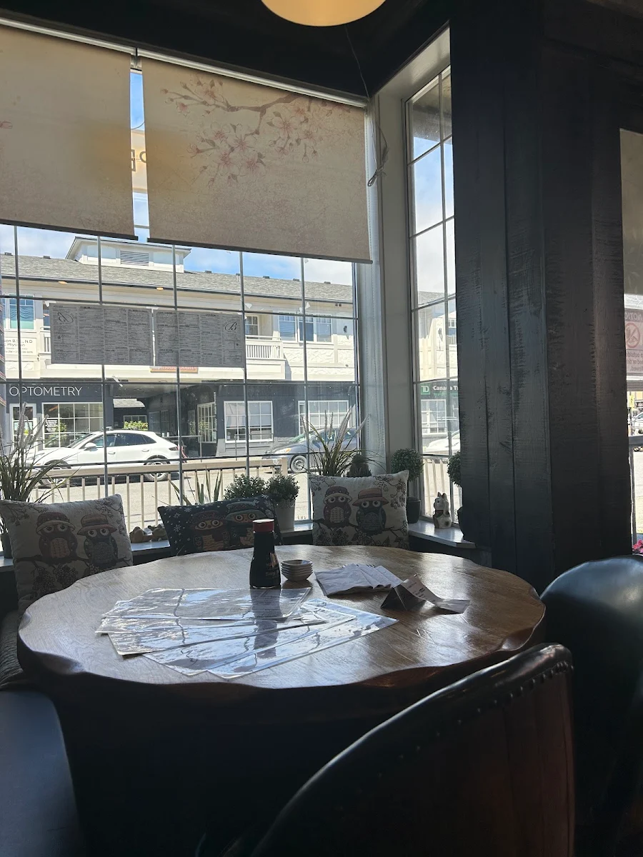 Vibe, Oak Bay Bon Sushi