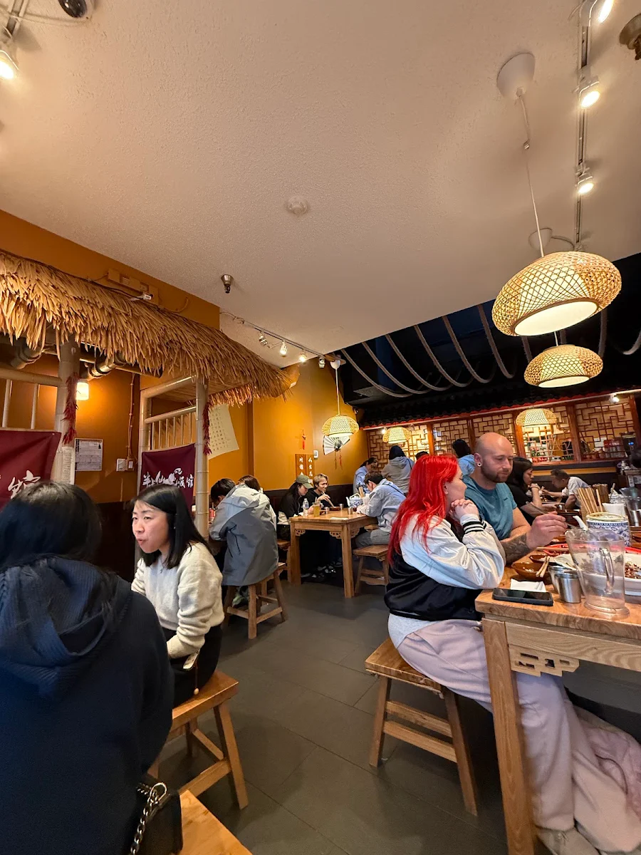 Vibe, Ban Bu Xian Szechuan Cuisine Downtown 半步仙小酒馆（温哥华市中心店）