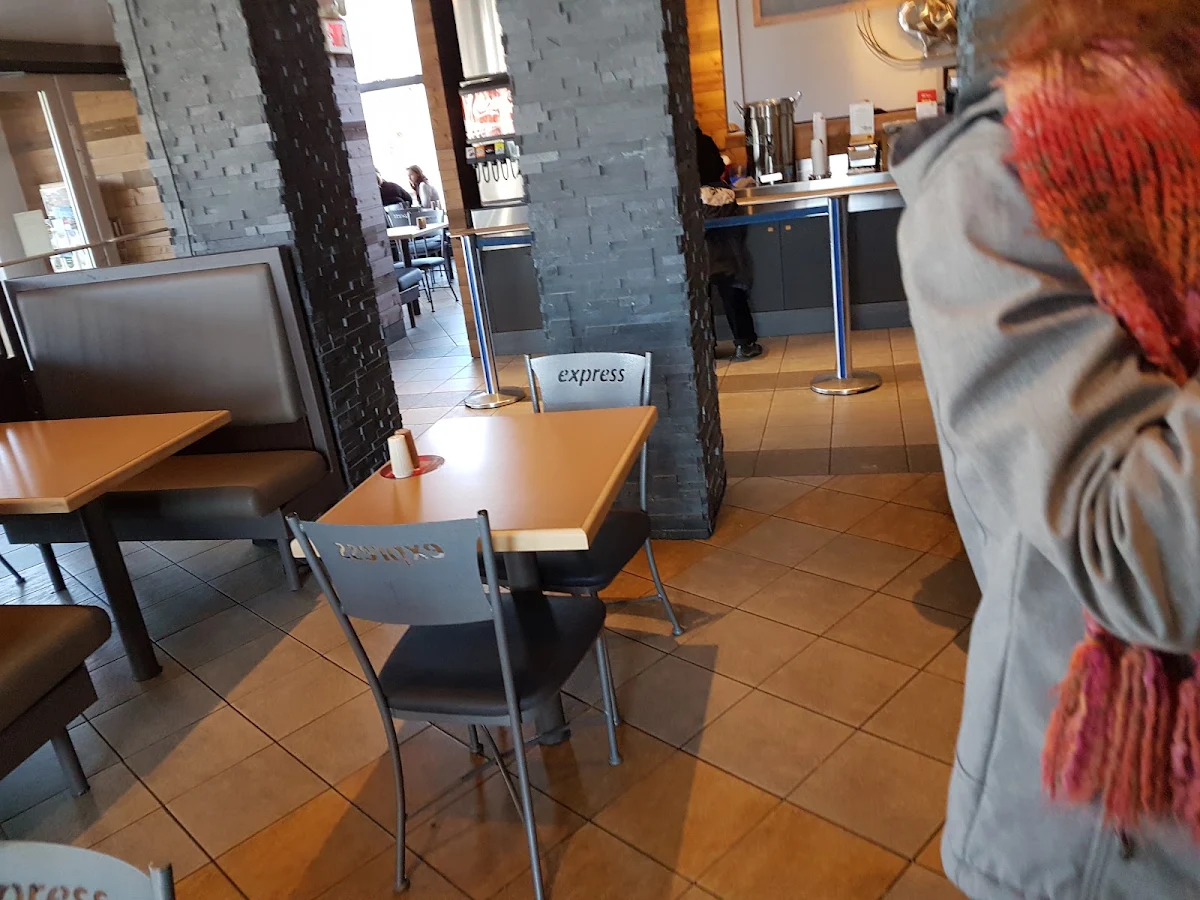Vibe, St-Hubert Express