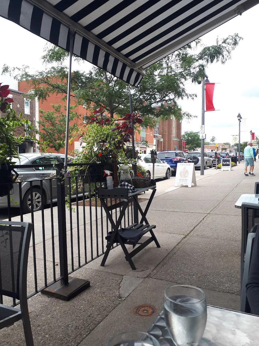 Vibe, Fellini's - classic Italian cucina