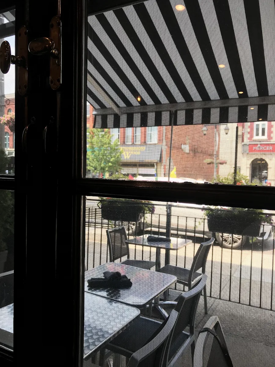 Vibe, Fellini's - classic Italian cucina
