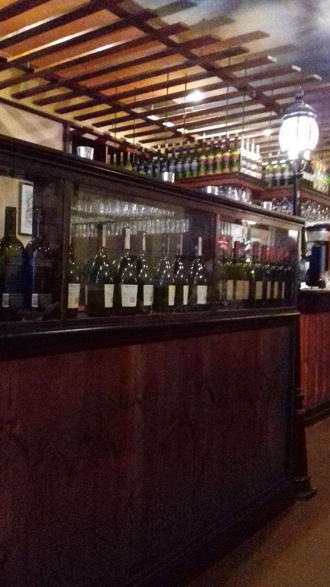 Vibe, Fellini's - classic Italian cucina