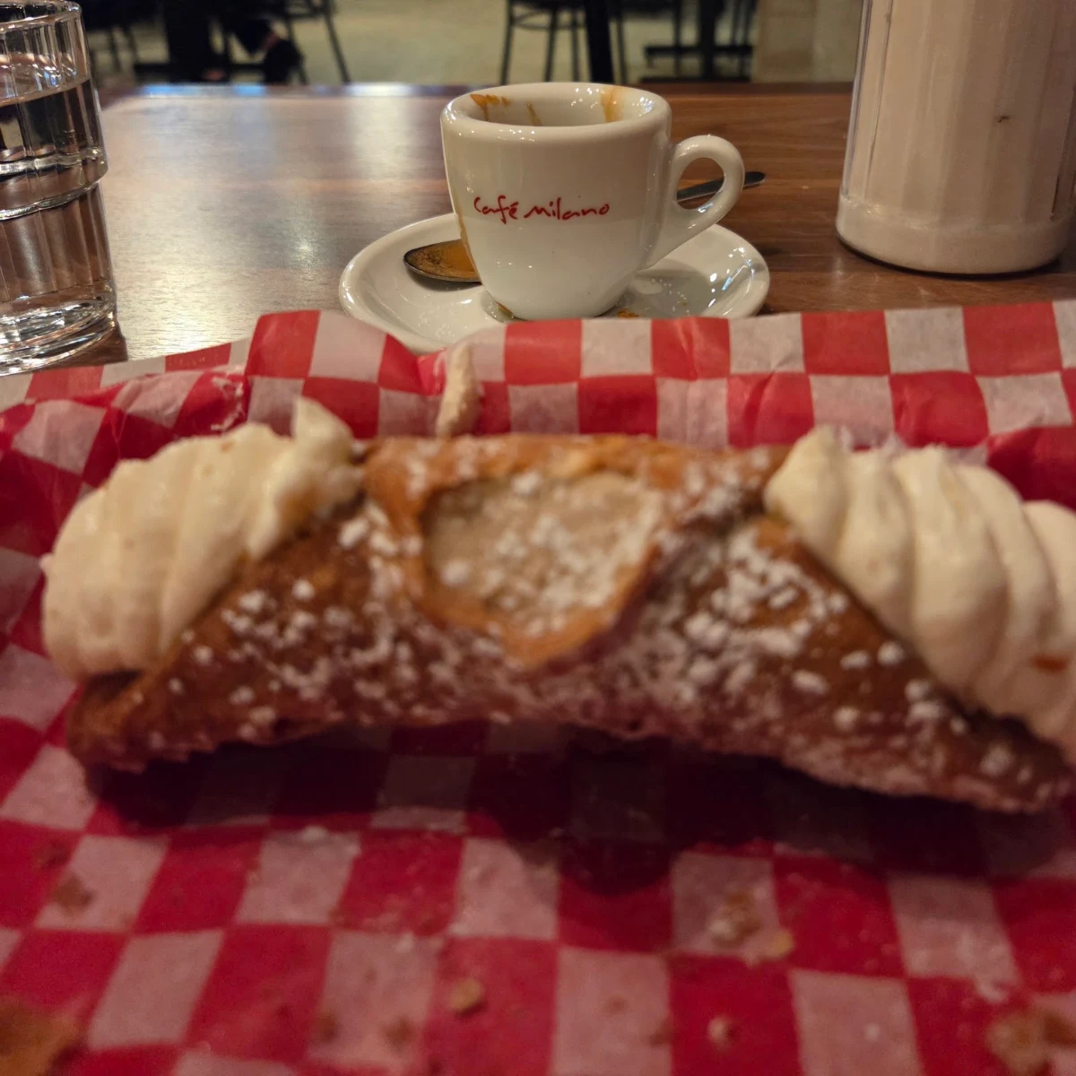 Food & drink, Café Milano Montréal
