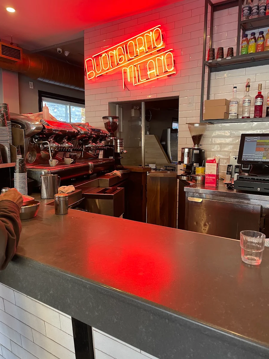Vibe, Café Milano Montréal