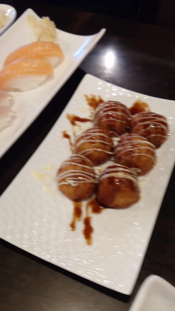 Food & drink, Yoko Sushi