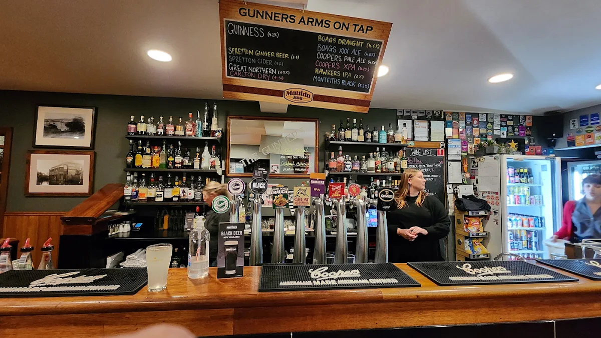 Vibe, Gunners Arms Tavern