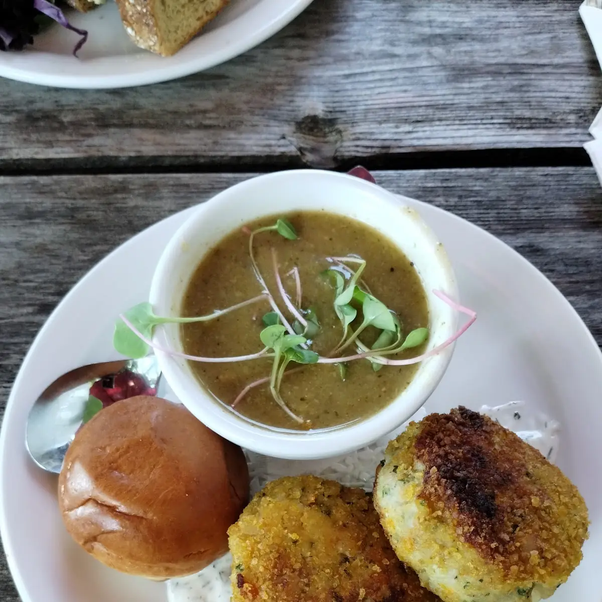 Food & drink, Niger Reef Tea House (licensed restaurant)