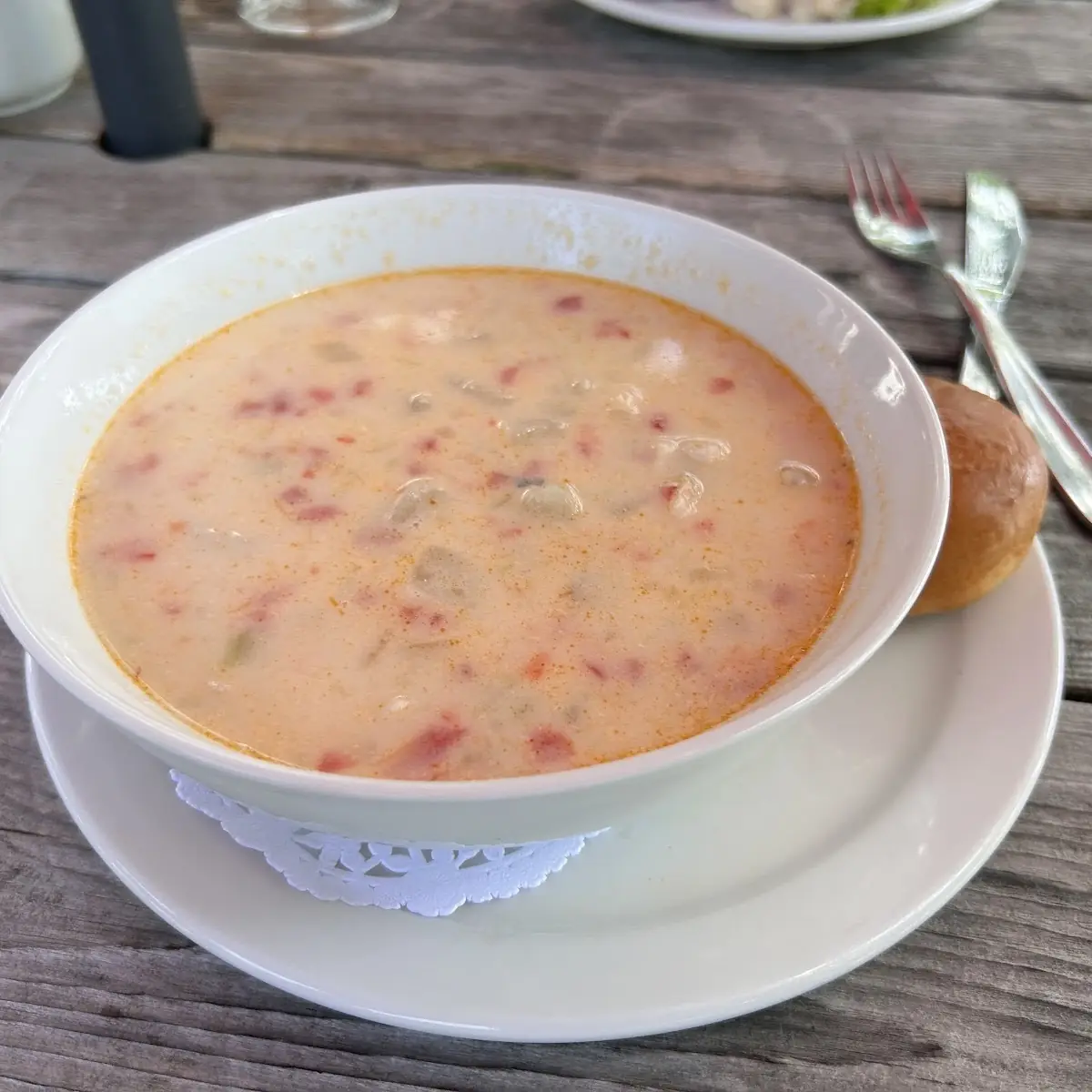 Food & drink, Niger Reef Tea House (licensed restaurant)