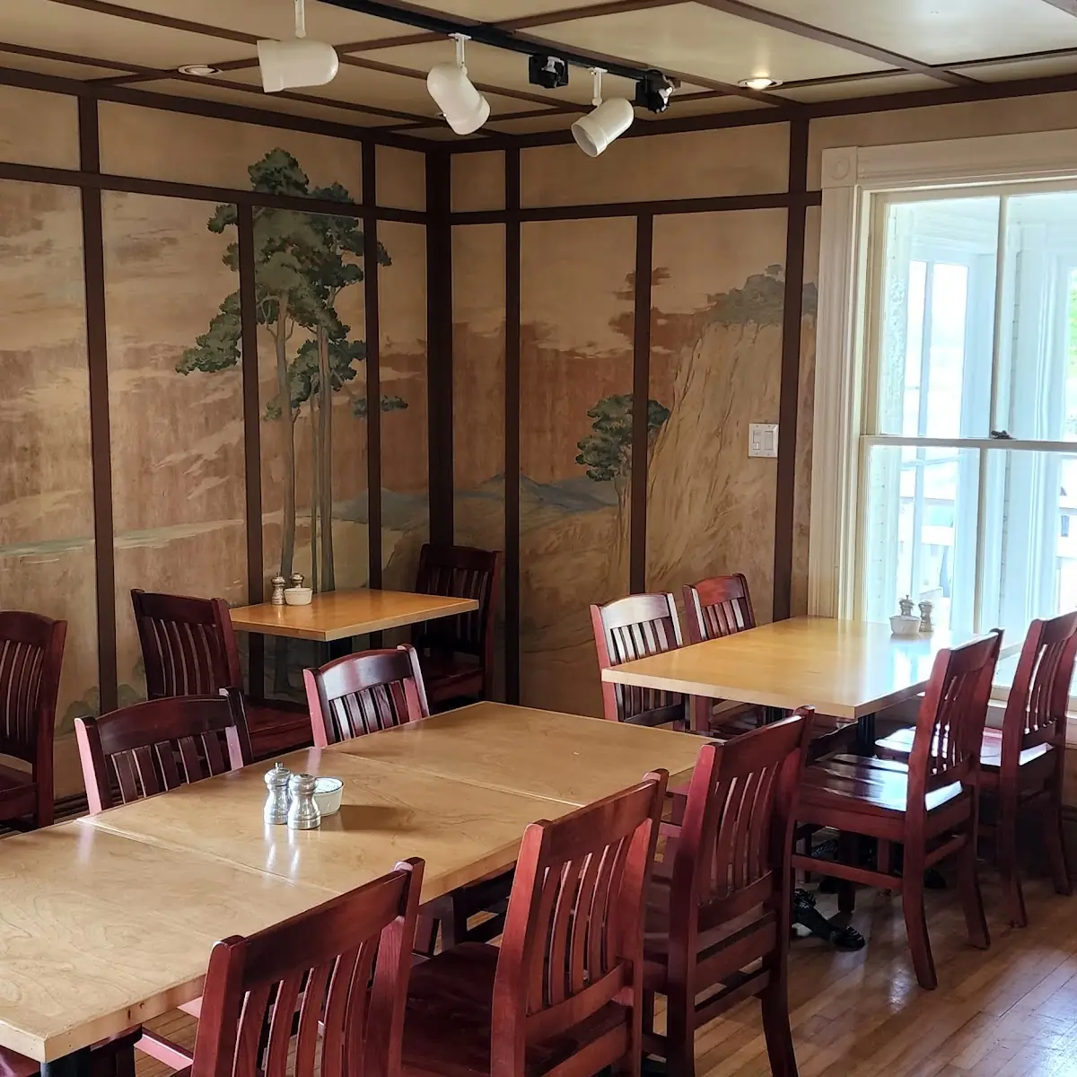 Vibe, Niger Reef Tea House (licensed restaurant)