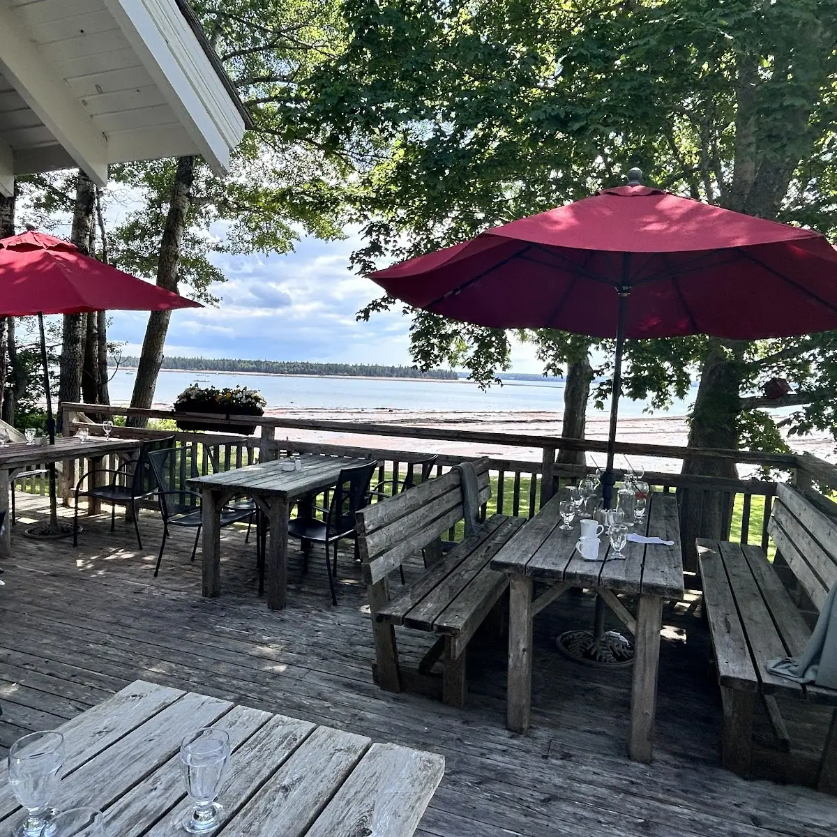 Vibe, Niger Reef Tea House (licensed restaurant)
