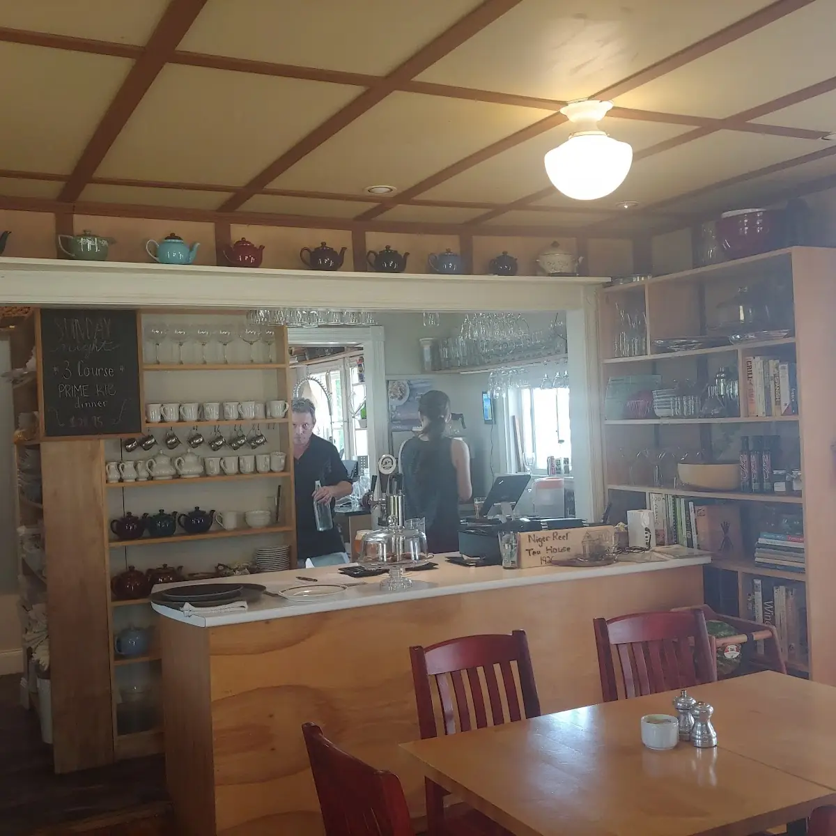 Vibe, Niger Reef Tea House (licensed restaurant)