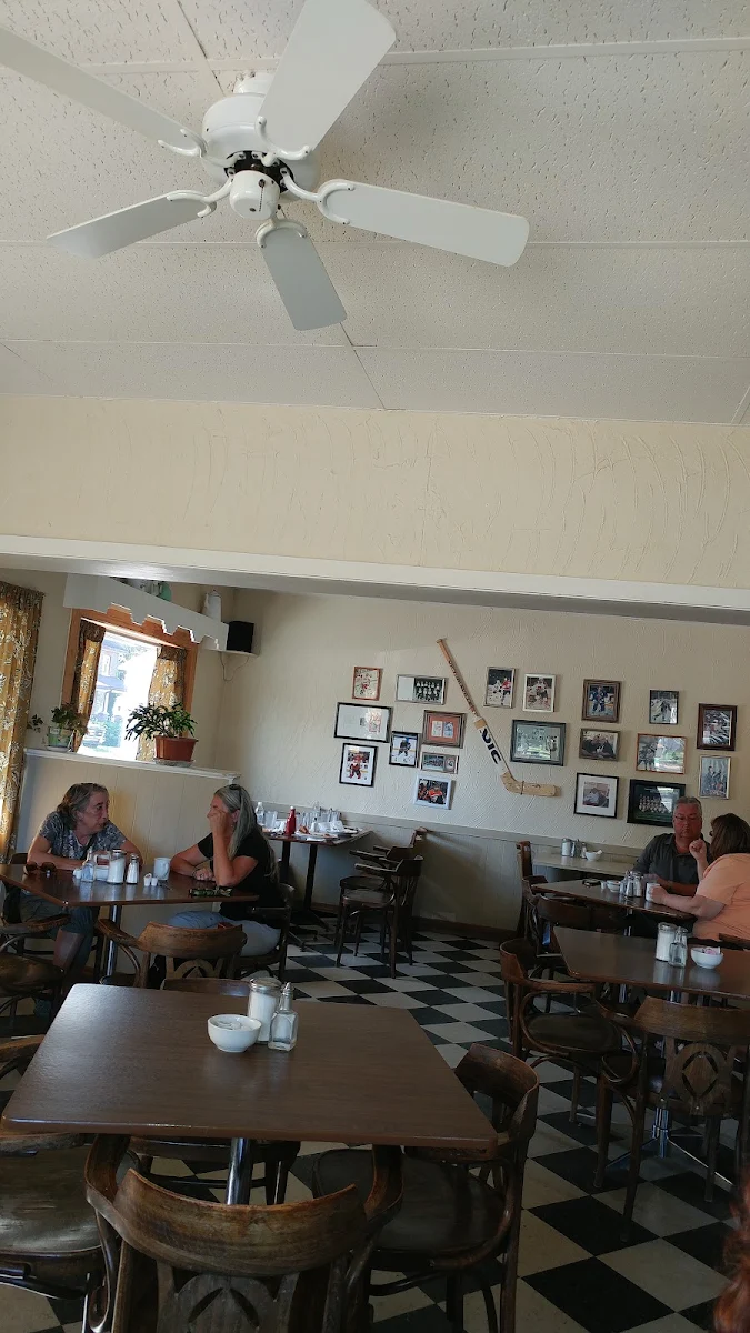 Vibe, Lock Street Diner