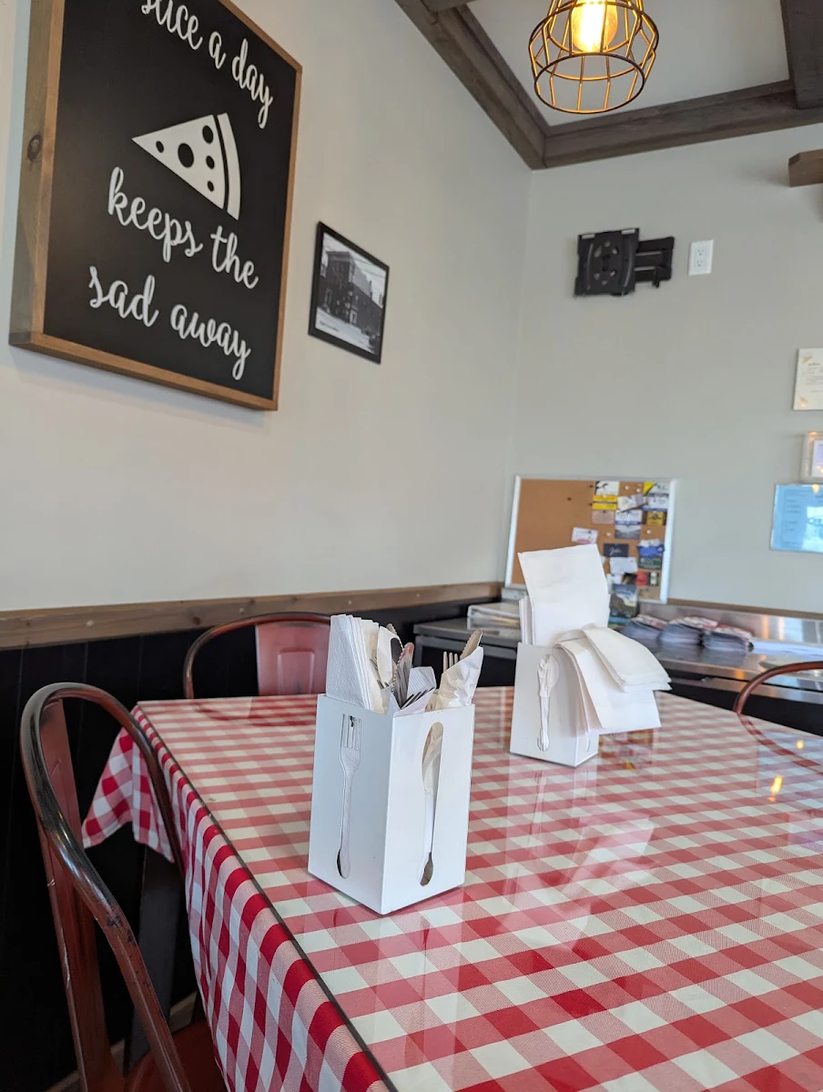Vibe, Al's Pizzeria