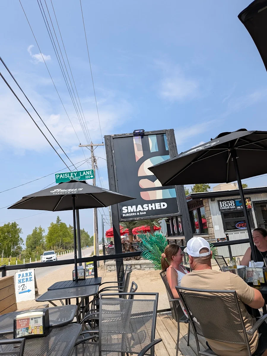 Vibe, SMASHED Burgers & Bar