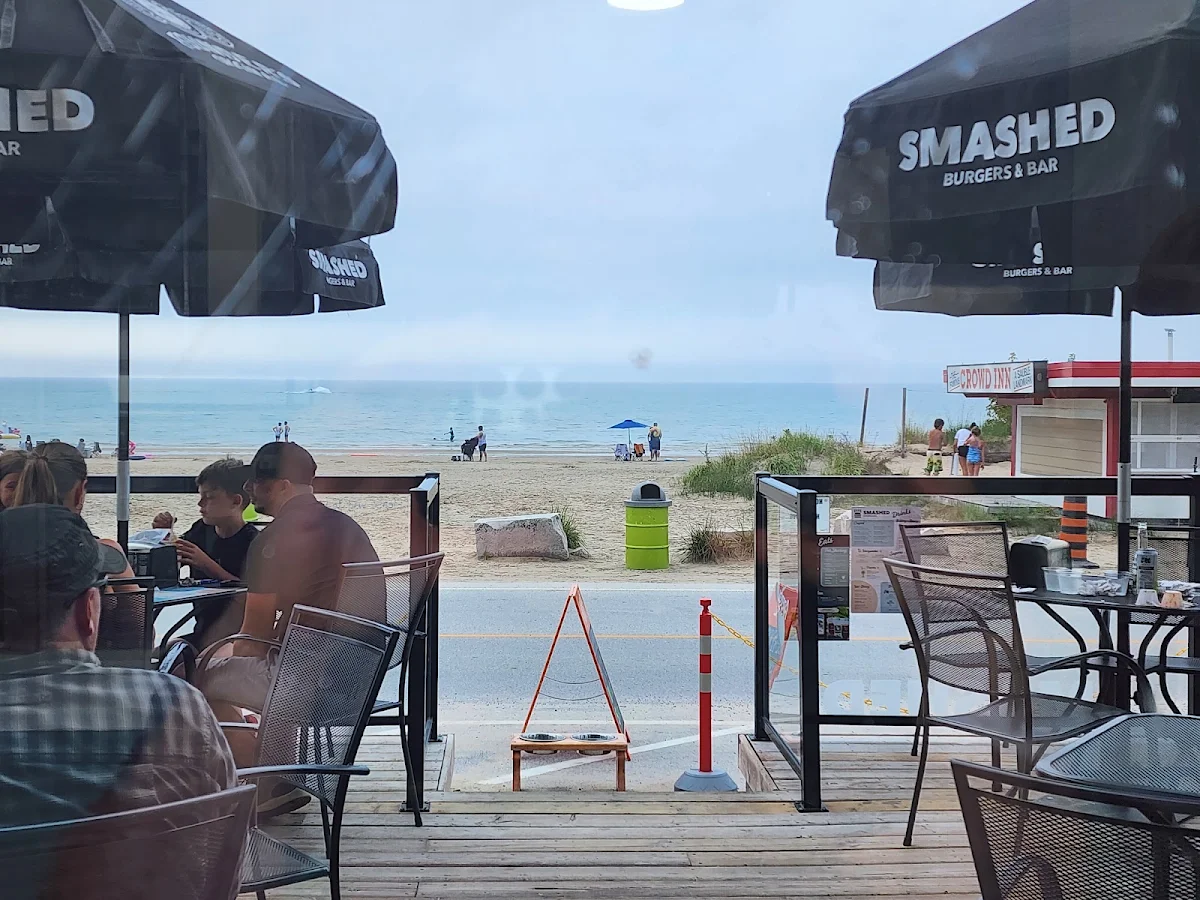 Vibe, SMASHED Burgers & Bar