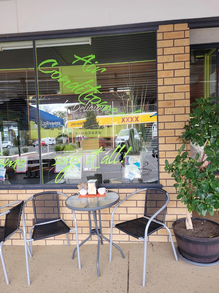 Vibe, Café Delicious