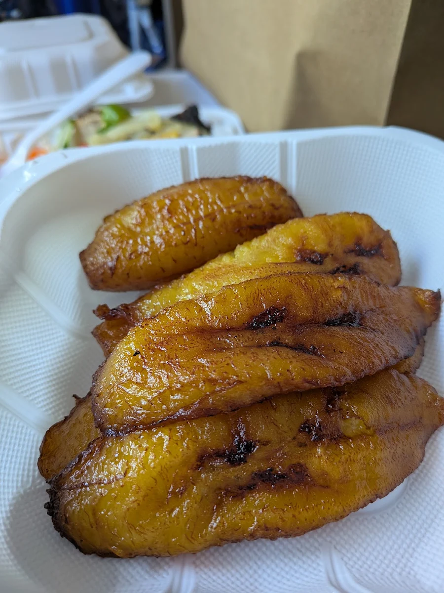 Food & drink, TricNic Jerk Centre