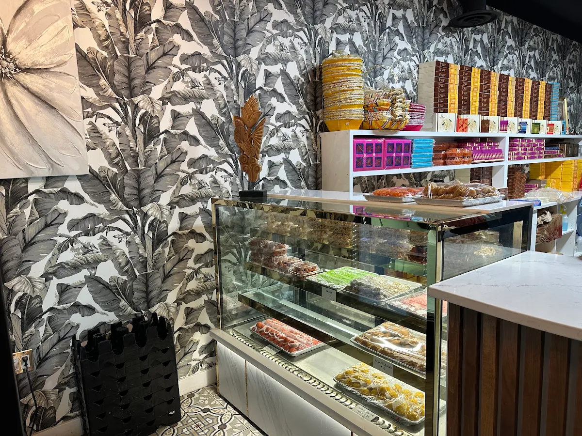 Vibe, Lovely Sweets Street Eat Calgary - Best Street Food Restaurant in Calgary