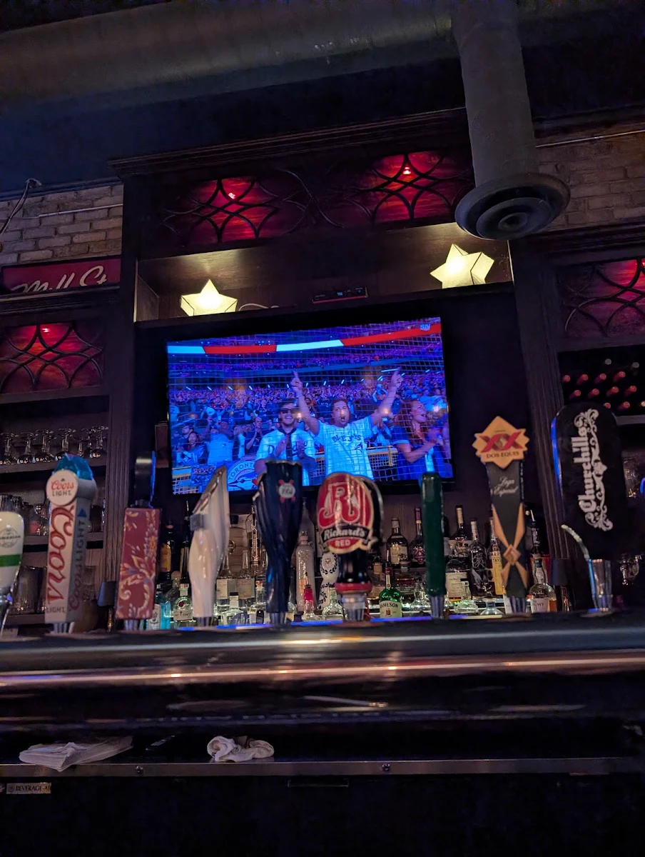 Vibe, Churchills