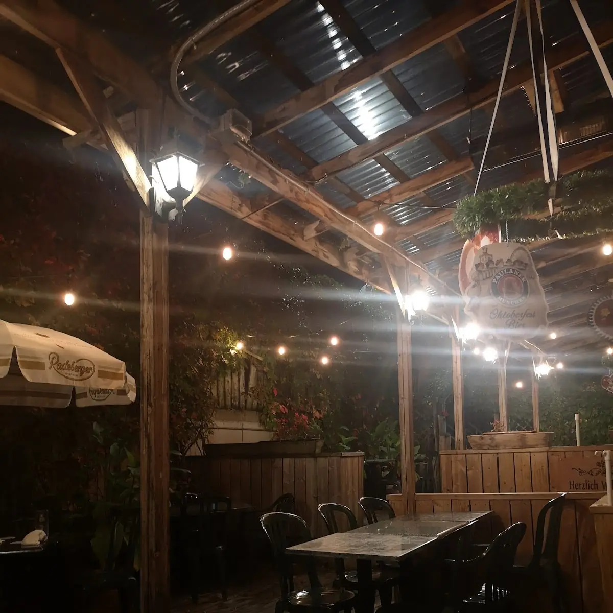 Vibe, Amadeus Cafe