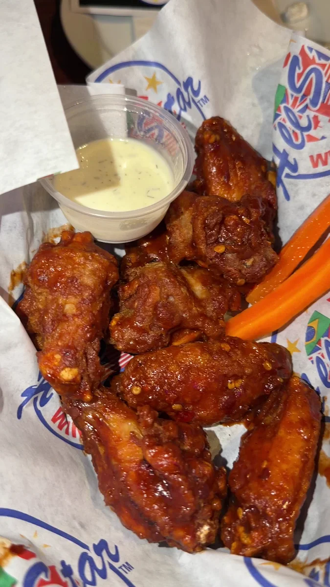 Food & drink, AllStar Wings and Ribs Richmond Hill