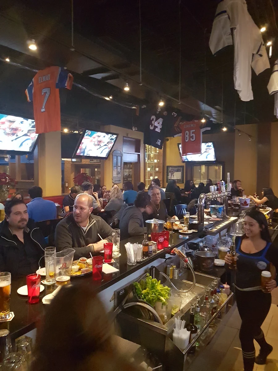 Vibe, AllStar Wings and Ribs Richmond Hill