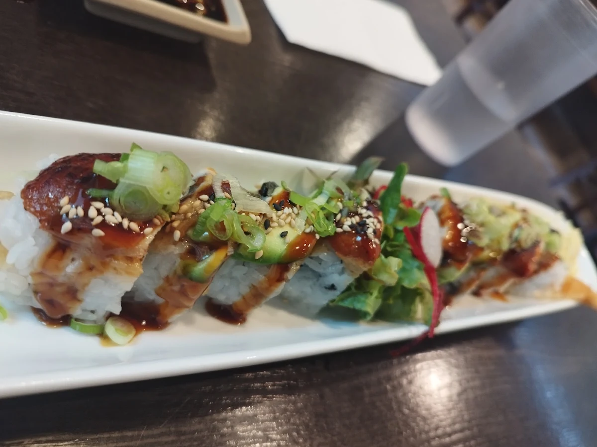 Food & drink, Woomi Sushi