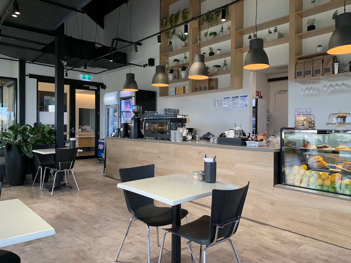 Vibe, Cafe Delaray & Co