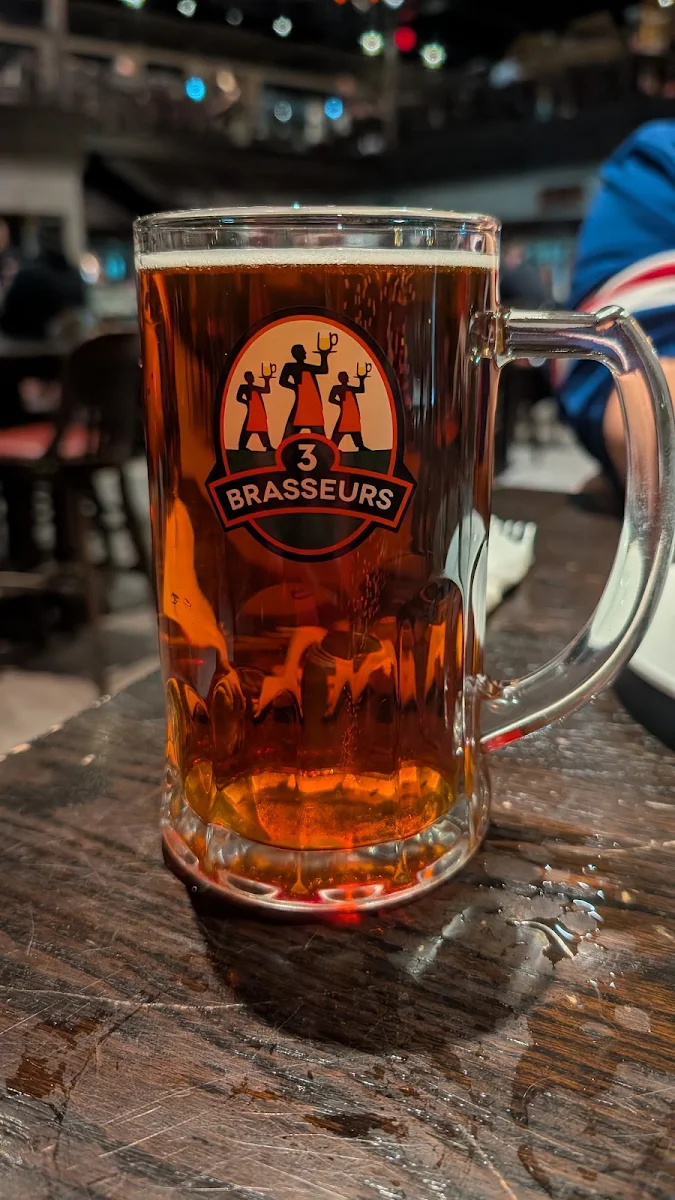 Food & drink, 3 Brasseurs - Kanata