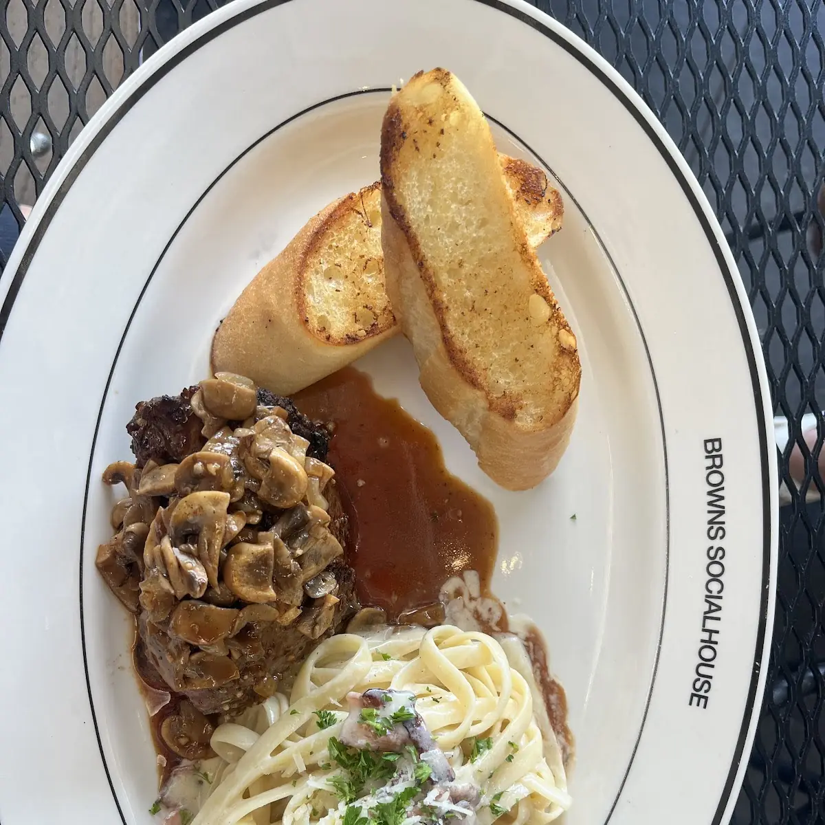 Food & drink, Browns Socialhouse Mccallum