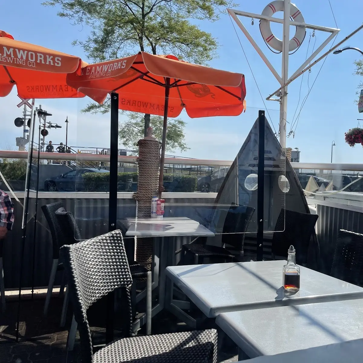 Vibe, Moby Dick Restaurant