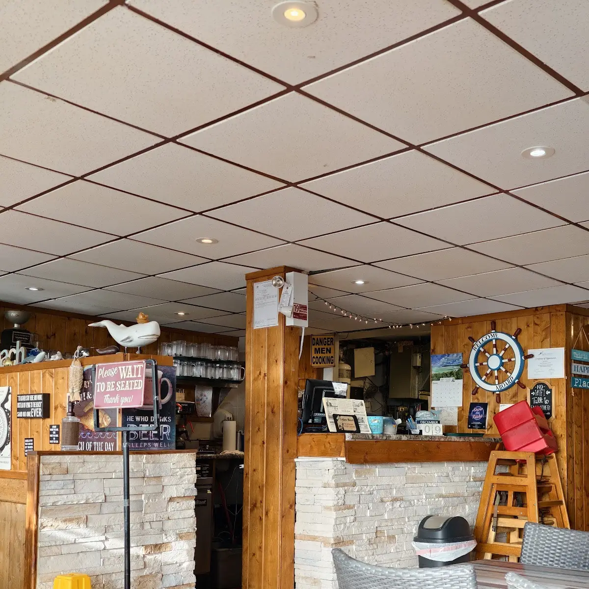 Vibe, Moby Dick Restaurant
