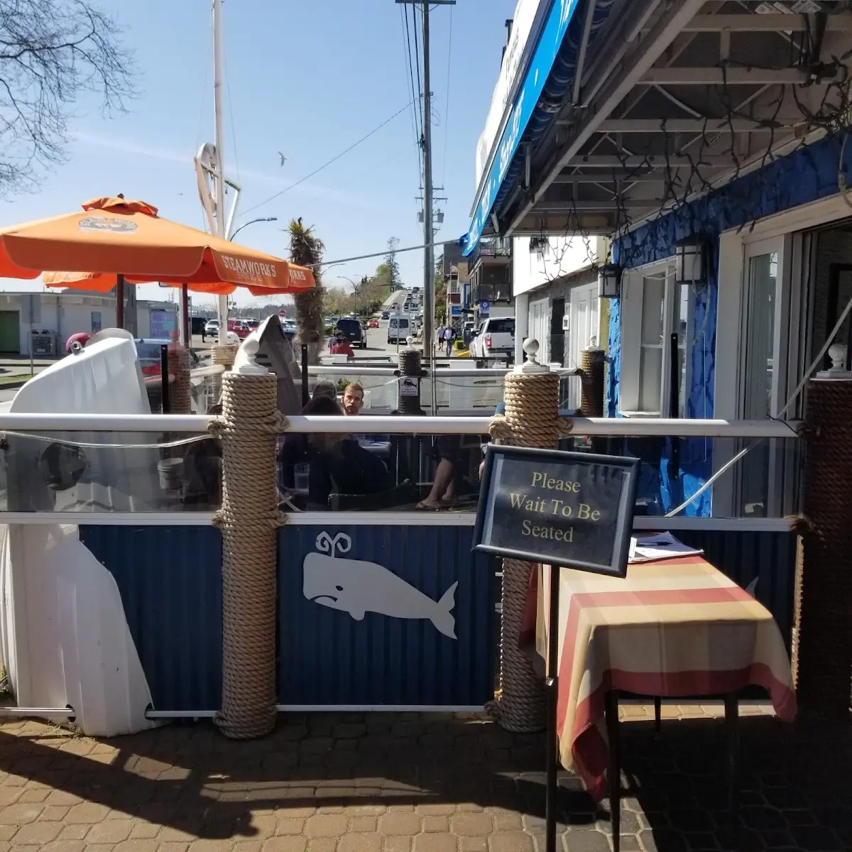 Vibe, Moby Dick Restaurant
