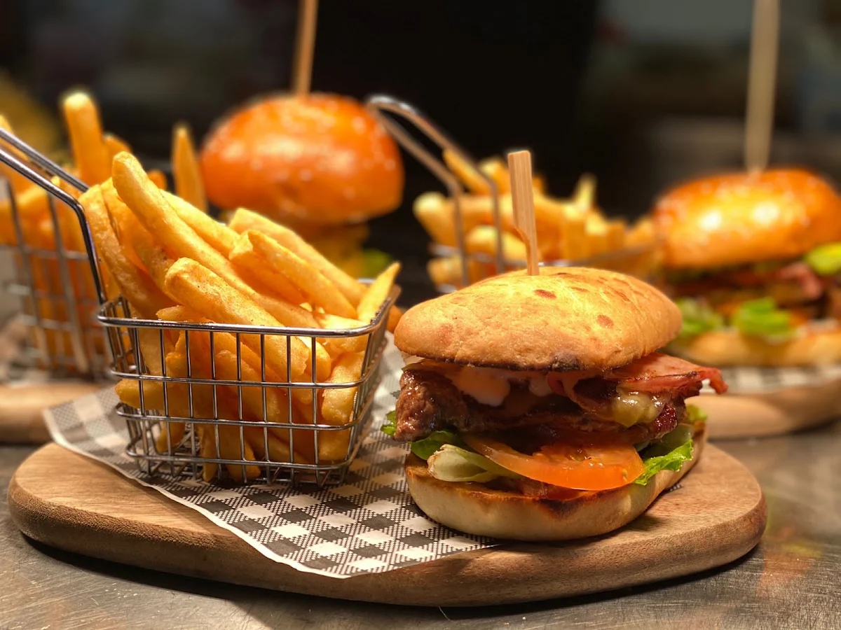 Food & drink, Laneway Seven