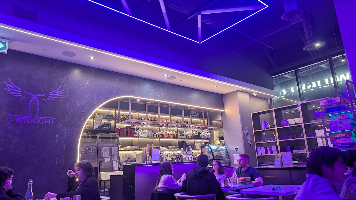 Vibe, Twilight Cafe & Bar (North York)