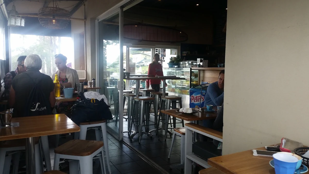 Vibe, Shaka Cafe