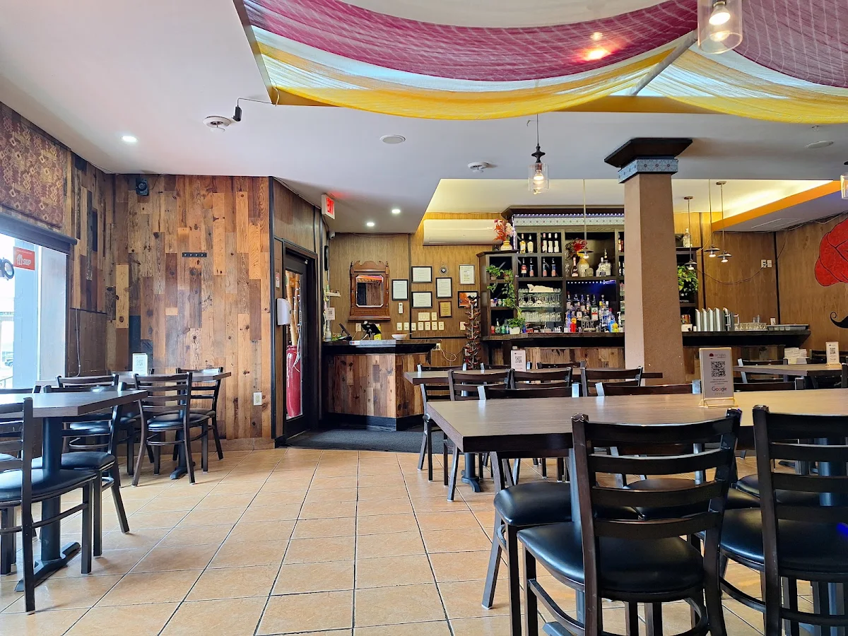 Vibe, Inchin's Indian Kitchen