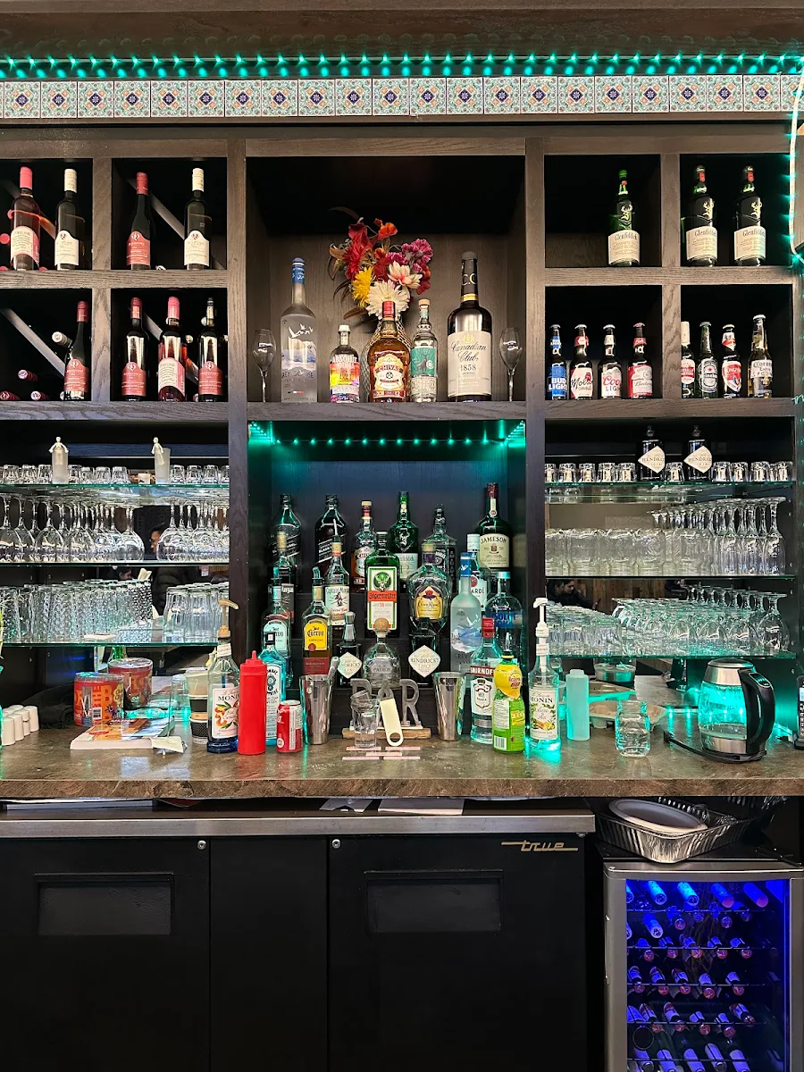 Vibe, Inchin's Indian Kitchen