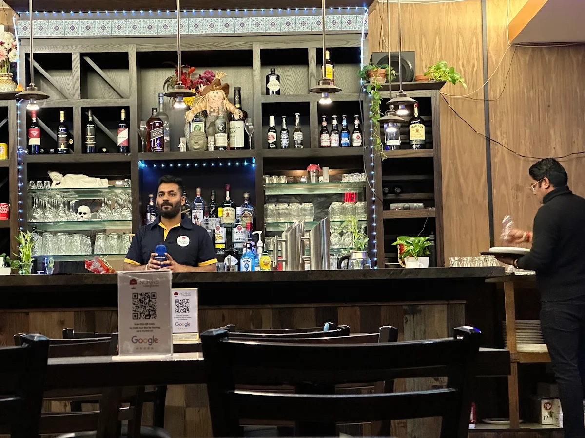 Vibe, Inchin's Indian Kitchen