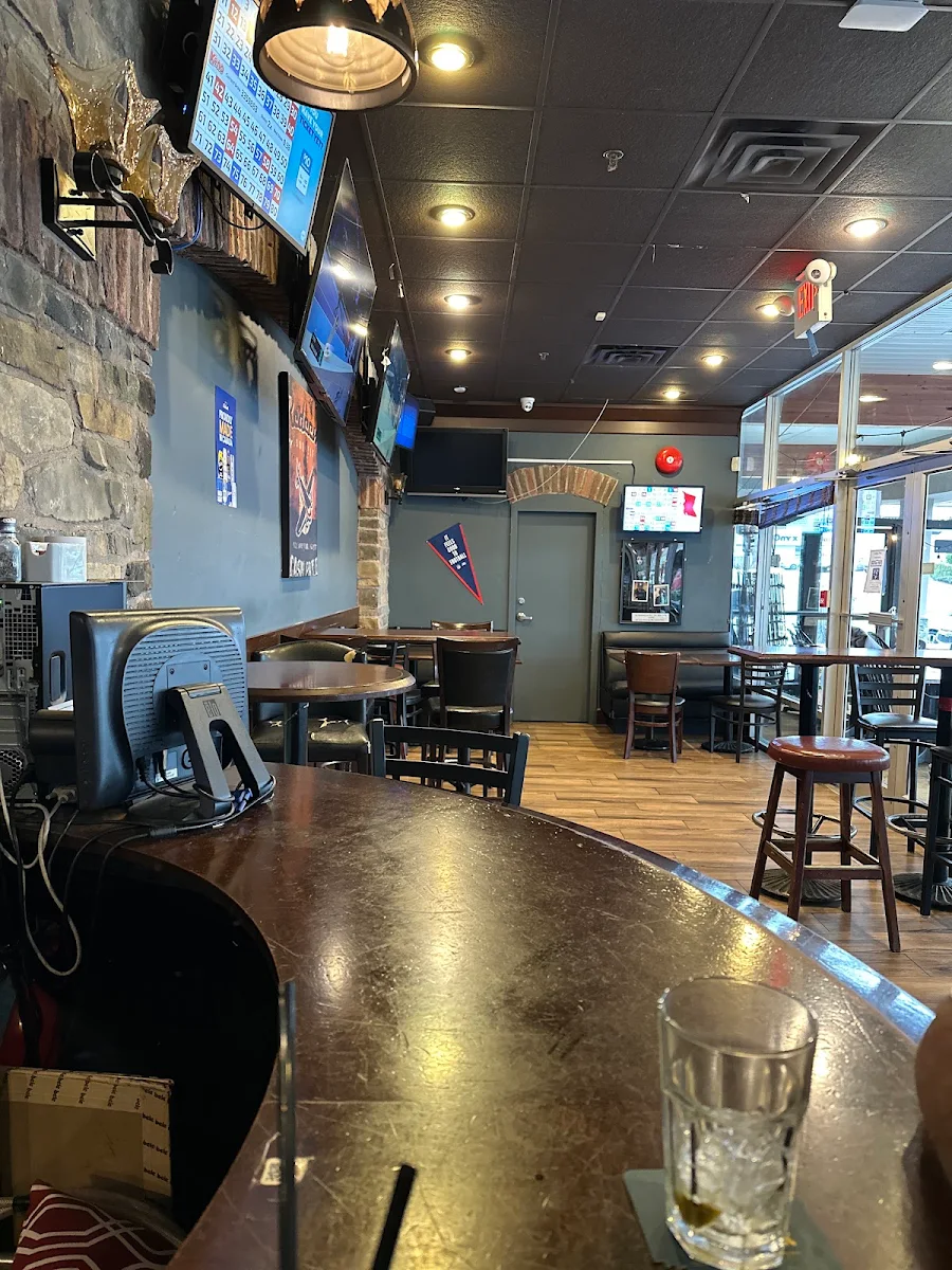 Vibe, Kelly's Pub