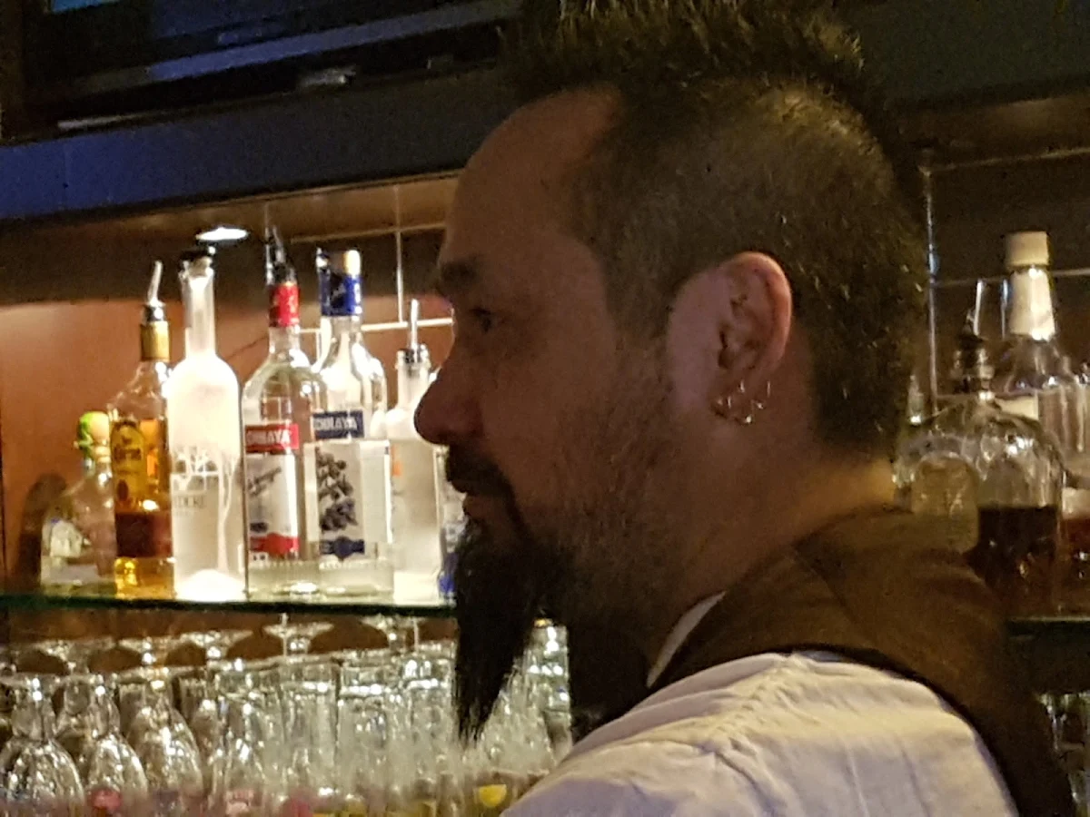 Vibe, Kelly's Pub