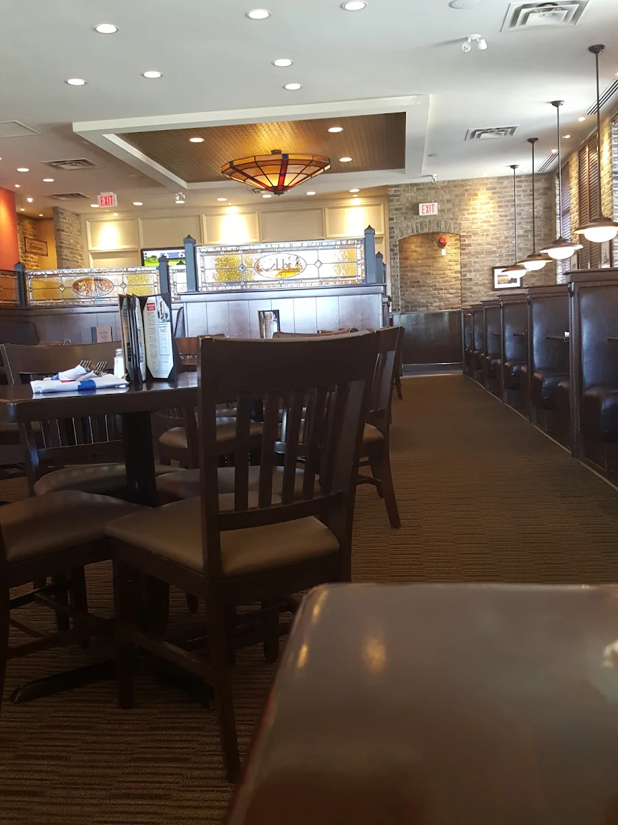 Vibe, Kelseys Original Roadhouse