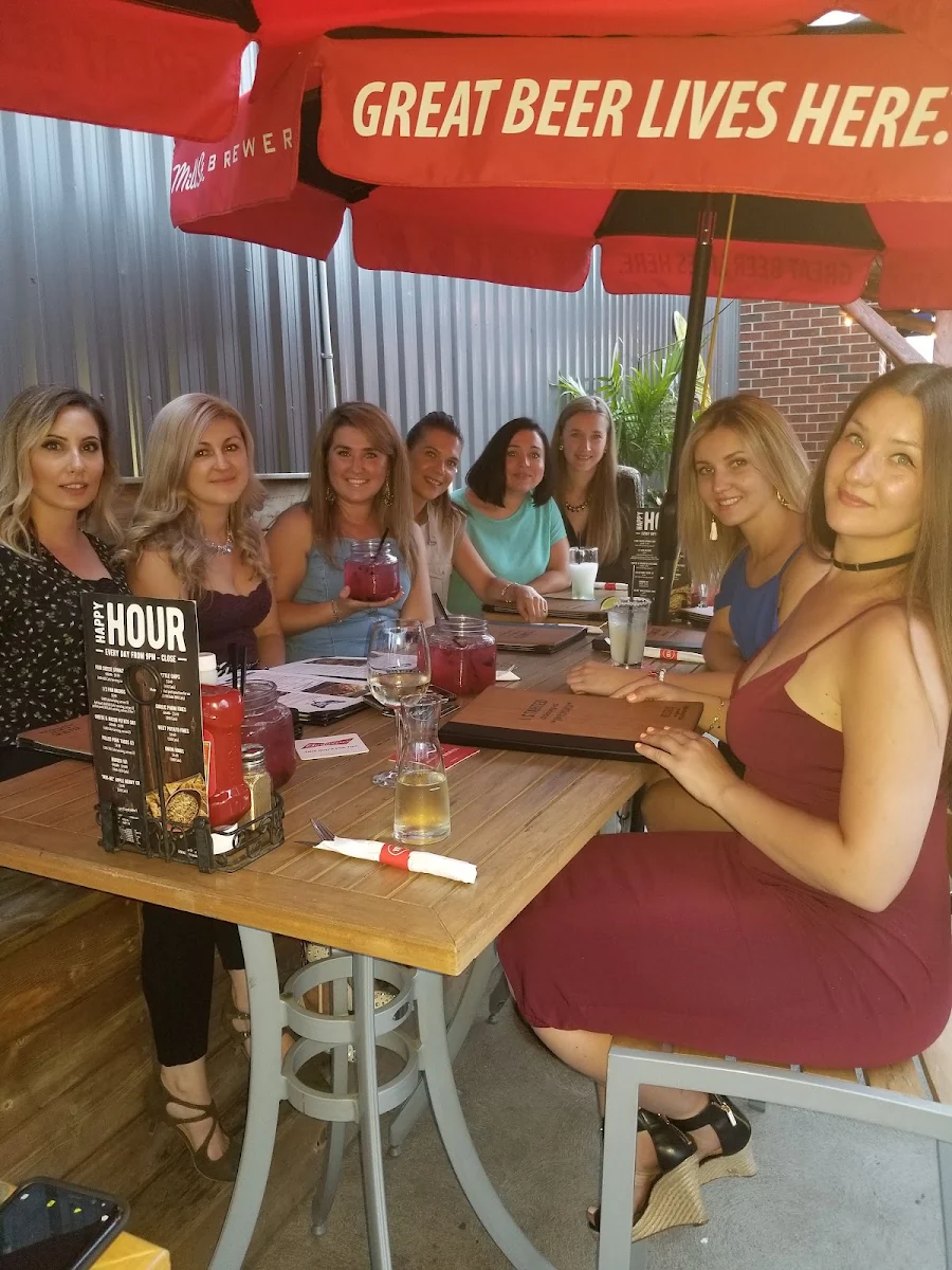 Vibe, Kelseys Original Roadhouse