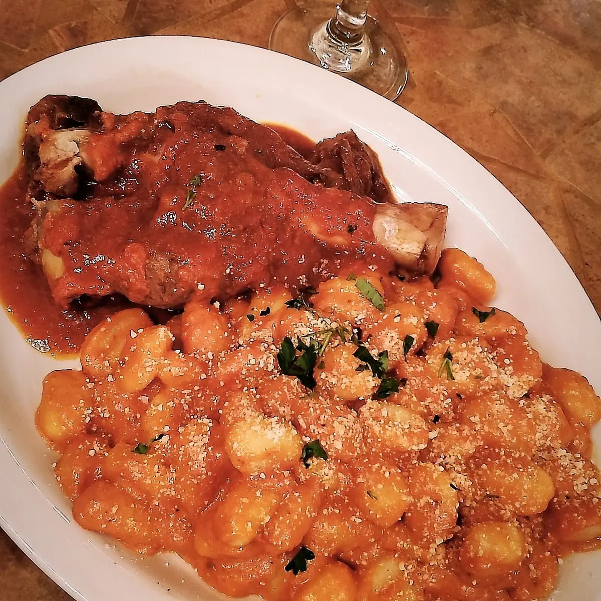 Food & drink, Ristorante Avanti