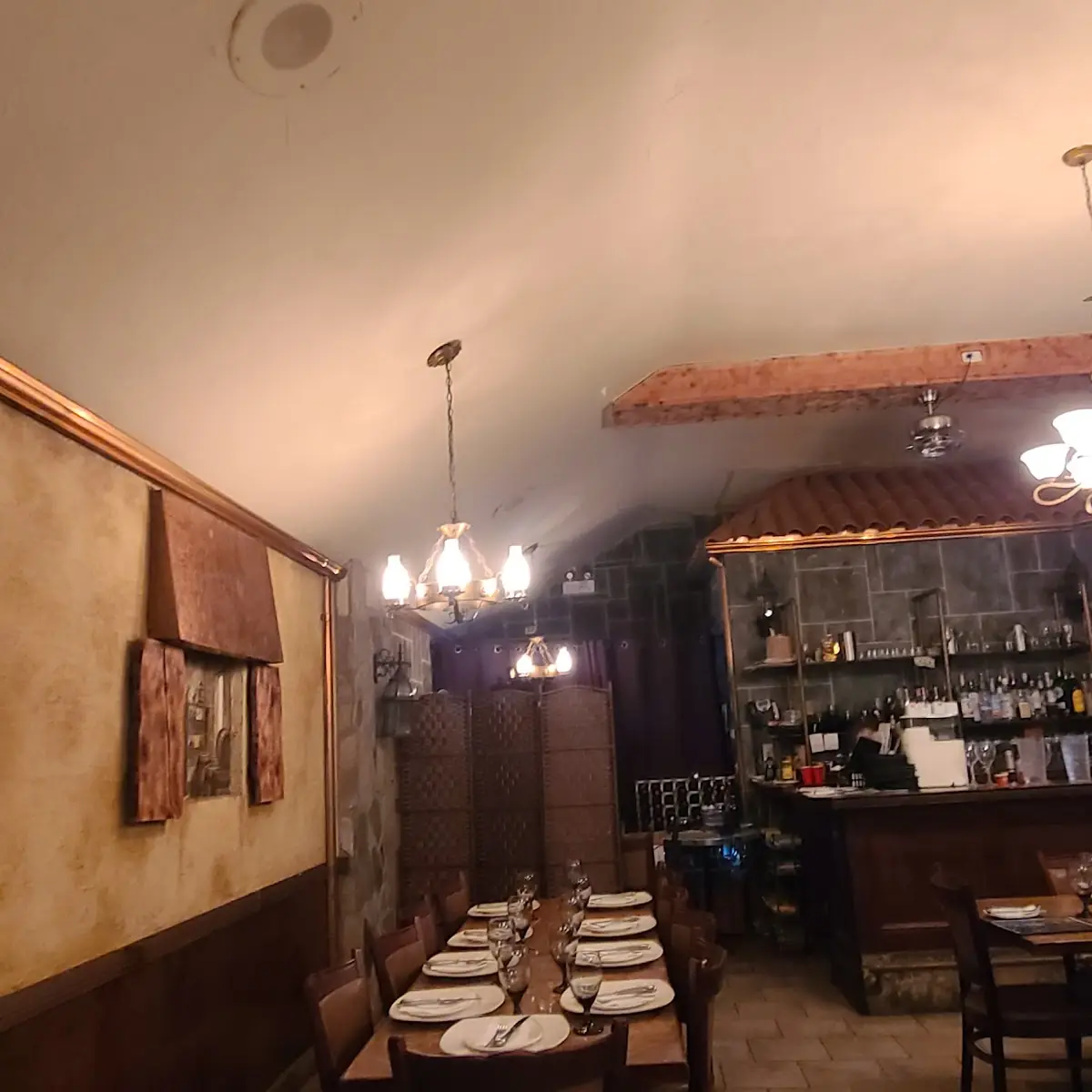 Vibe, Ristorante Avanti