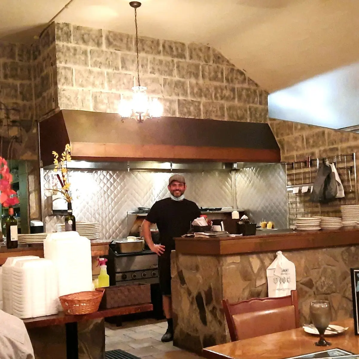 Vibe, Ristorante Avanti